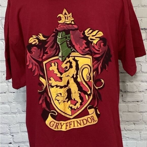 Harry Potter  Wizarding World Gryffindor Men’s Size Large 100% Cotton T-Shirt - Picture 5 of 7